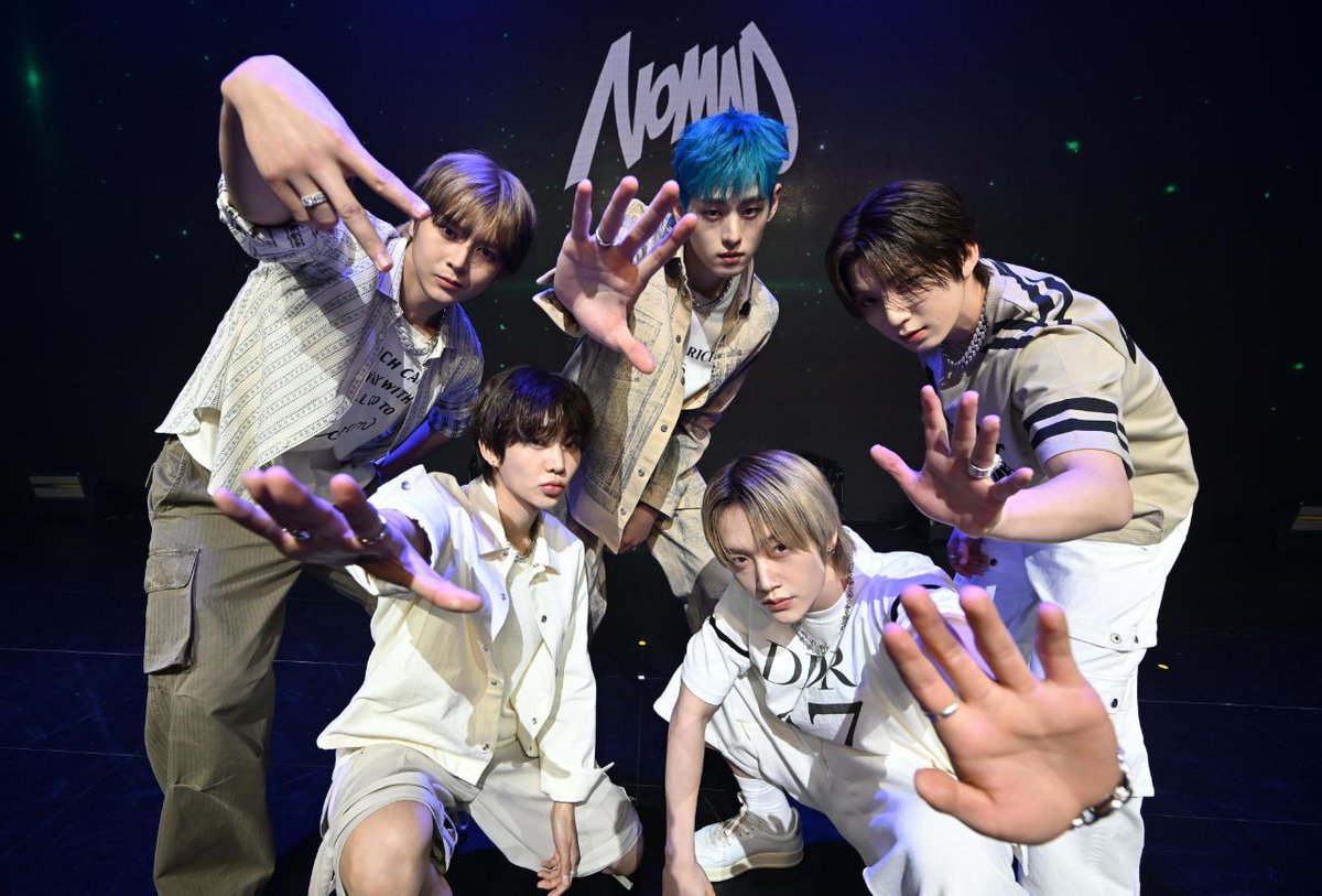 NOMAD_NEWSS's tweet photo. 🖤 𝐍𝐎𝐌𝐀𝐃 𝐃𝐄𝐁𝐔𝐓 𝟑𝟎𝟎𝐃𝐀𝐘𝐒 🖤

#NOMAD #노매드 
#NOMAD_DEBUT_300DAYS #NOMAD데뷔300일 #NOMAD_WITH_BASE_300DAYS https://t.co/jC3S7oUAoz