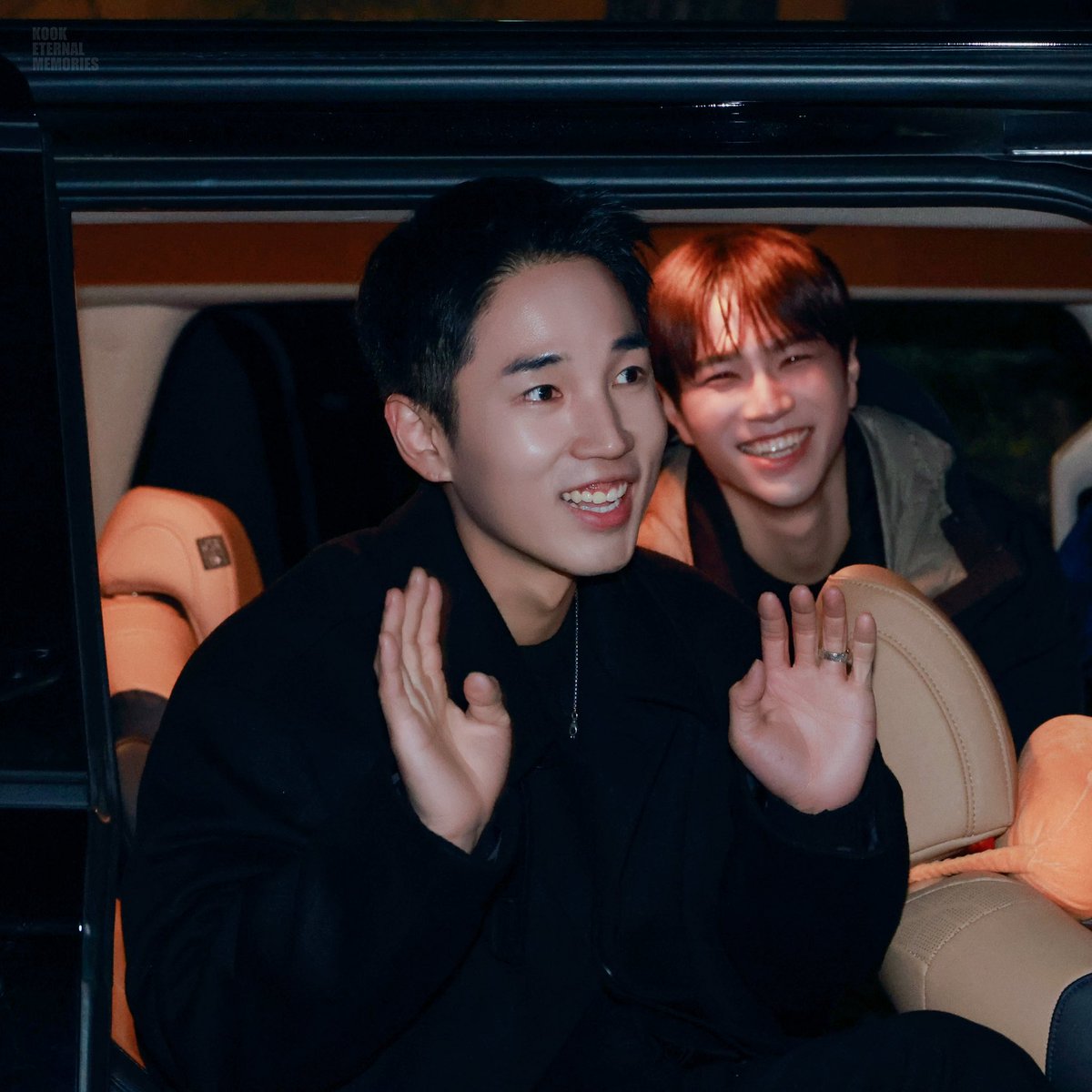 eternal960327's tweet photo. 241222 🎞️

12월의 선물💝

#꾹이pic
#VANNER #배너
#SUNGKOOK #성국 #박성국 
#朴成國 #成國 #ソングク

Thanks to @jjeong0525 https://t.co/O1lWqn4jKz