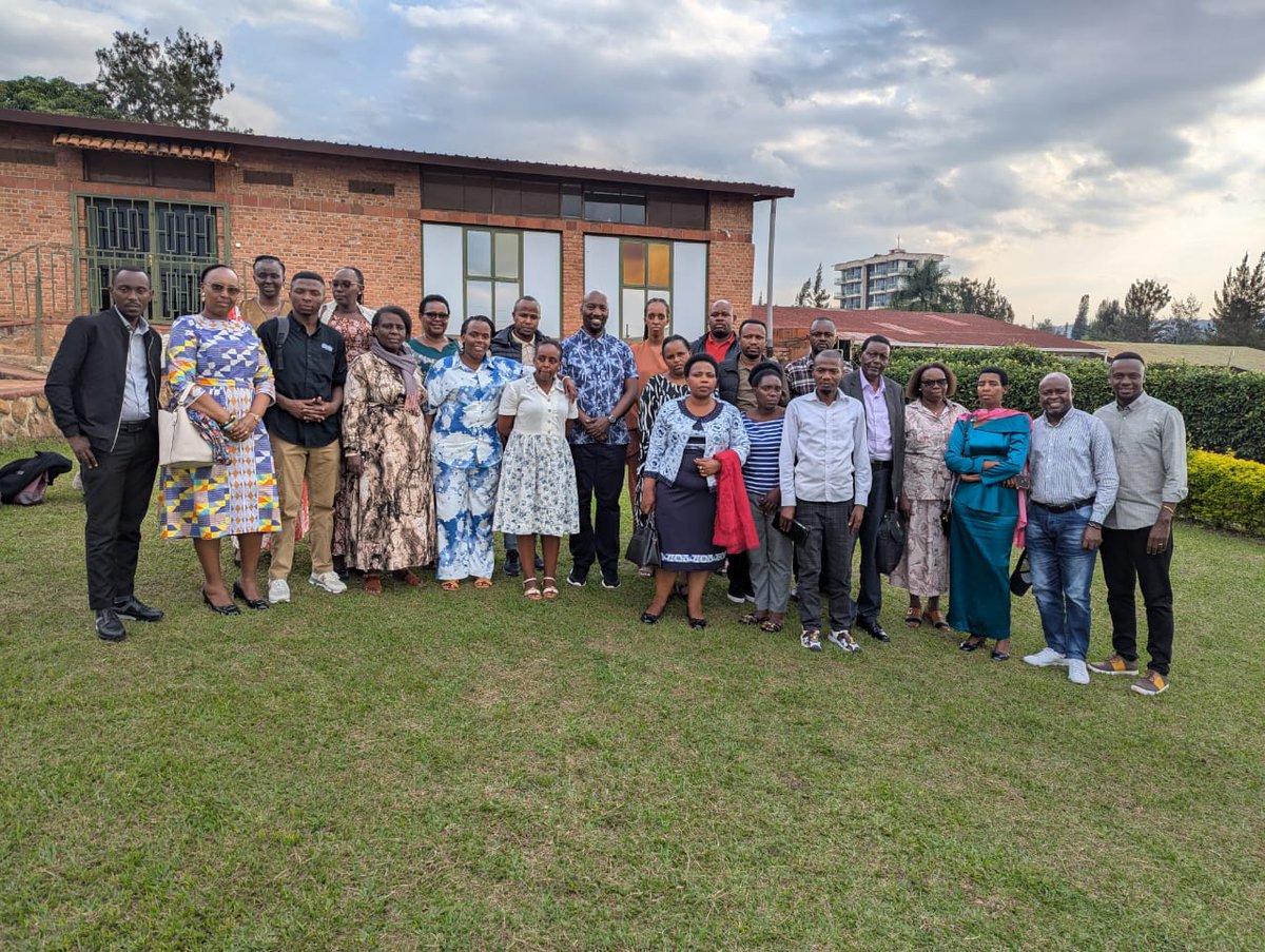 ntizimira's tweet photo. Inspiring progress in #palliativecare!

Grateful for the insightful meeting with palliative teams (hospitals, Health centers & CHO) from @RwaMilitaryHosp, @MasakaHospital1, and @Byumbahospital2 .  Your pioneering efforts are shaping the future of end-of-life care in #Rwanda  .

Thank you to the visionary leaders: Cmdt @ngogaeu  , DGs @ngabissa06, and @hanyurwimfura1 , who are making this possible. 

#endoflifecare #Rwanda @ughe_org @emmsintnl @THETlinks @lizgrant360 @IAHPC @whpca @ecancer  @uicc @aphnofficial @BillyRosaPhD @PalliativeMedMD @HMSPallCare @AlisonKriel @libby_sallnow @asso_SFAP @iapcsecretary @palliumindia @palliumchair @WHOAFRO @AfricaCDC @rqspal @eolc_research @SmritiRana0702 @ASCOPres @APCAssociation