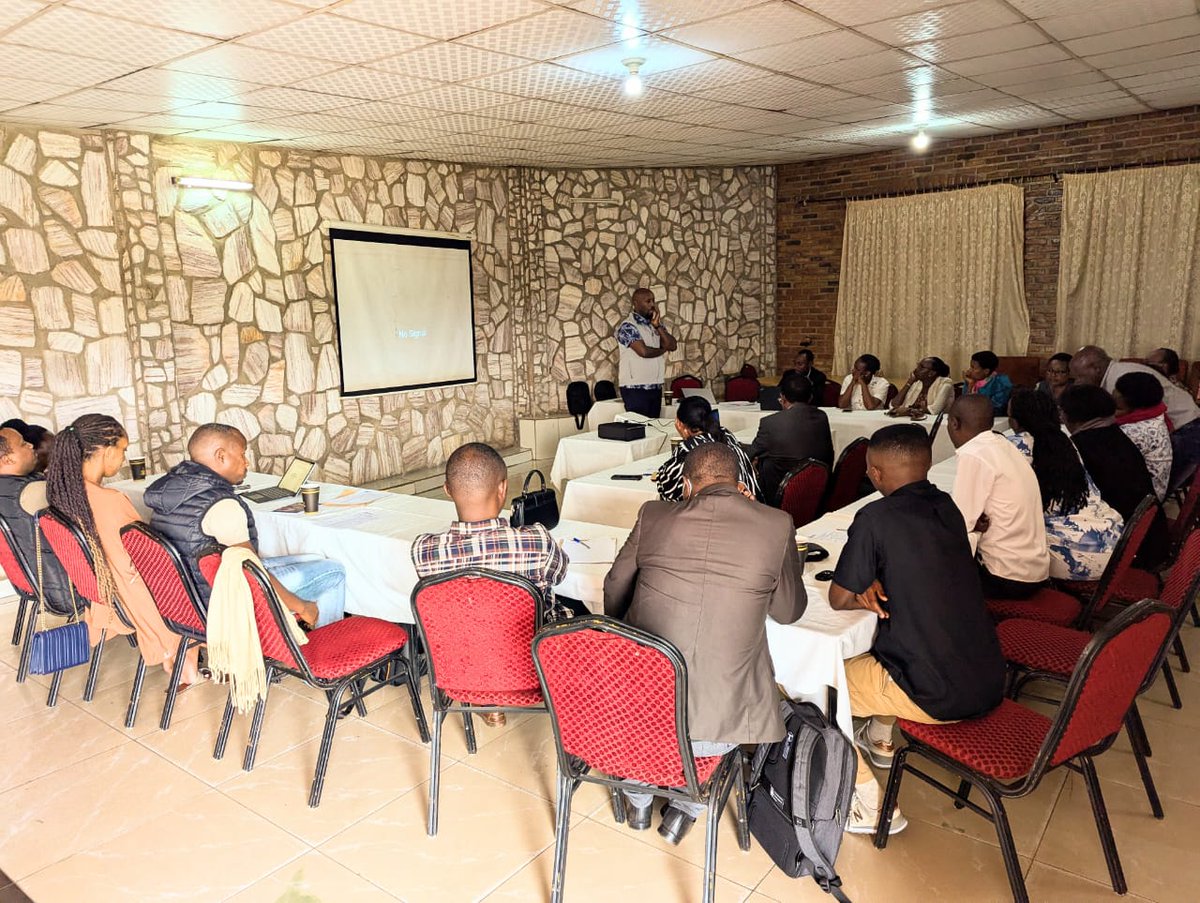 ntizimira's tweet photo. Inspiring progress in #palliativecare!

Grateful for the insightful meeting with palliative teams (hospitals, Health centers & CHO) from @RwaMilitaryHosp, @MasakaHospital1, and @Byumbahospital2 .  Your pioneering efforts are shaping the future of end-of-life care in #Rwanda  .

Thank you to the visionary leaders: Cmdt @ngogaeu  , DGs @ngabissa06, and @hanyurwimfura1 , who are making this possible. 

#endoflifecare #Rwanda @ughe_org @emmsintnl @THETlinks @lizgrant360 @IAHPC @whpca @ecancer  @uicc @aphnofficial @BillyRosaPhD @PalliativeMedMD @HMSPallCare @AlisonKriel @libby_sallnow @asso_SFAP @iapcsecretary @palliumindia @palliumchair @WHOAFRO @AfricaCDC @rqspal @eolc_research @SmritiRana0702 @ASCOPres @APCAssociation