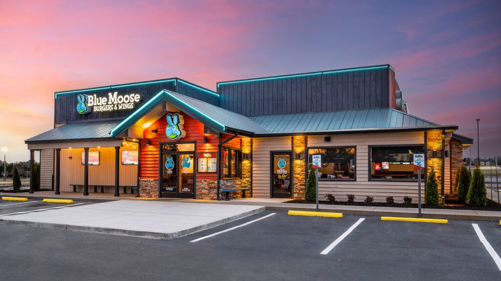 WNMLNFLReport's tweet image. Come join the NFL report at Blue Moose Alcoa with @JWilkersonWNML and @TylerIvens and @SportsAnimal991 from 10-12:30 COME JOIN US!