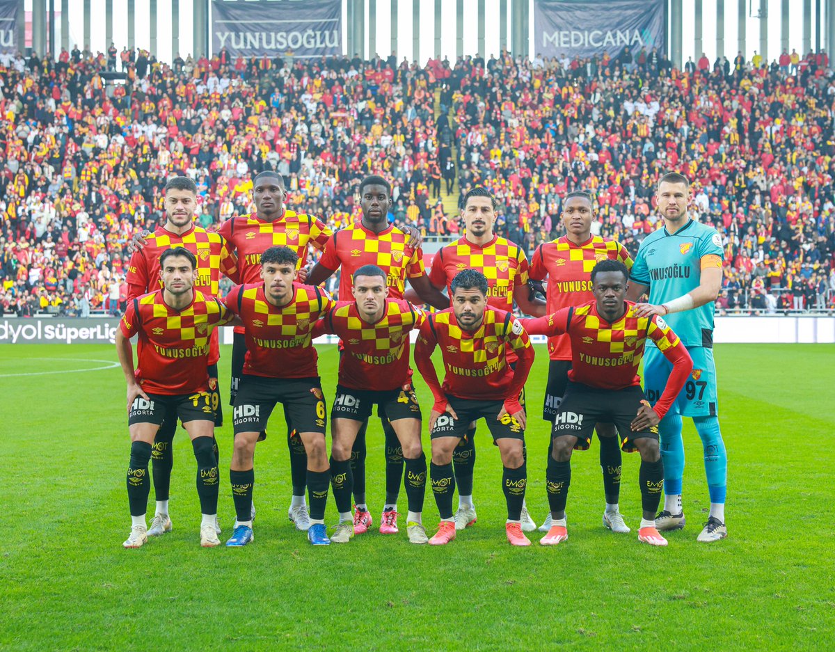 Our city, our team!👊 

#Göztepe #AsırlıkEfsane