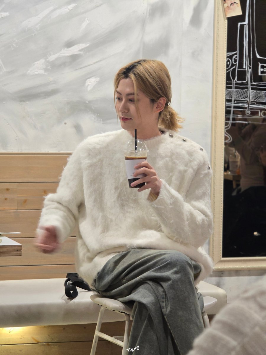 BB_kkng's tweet photo. 🎉Happy JAEHYO Day🎂🥳
#블락비 #BLOCKB #재효 #JAEHYO https://t.co/LGwQ85zPP3