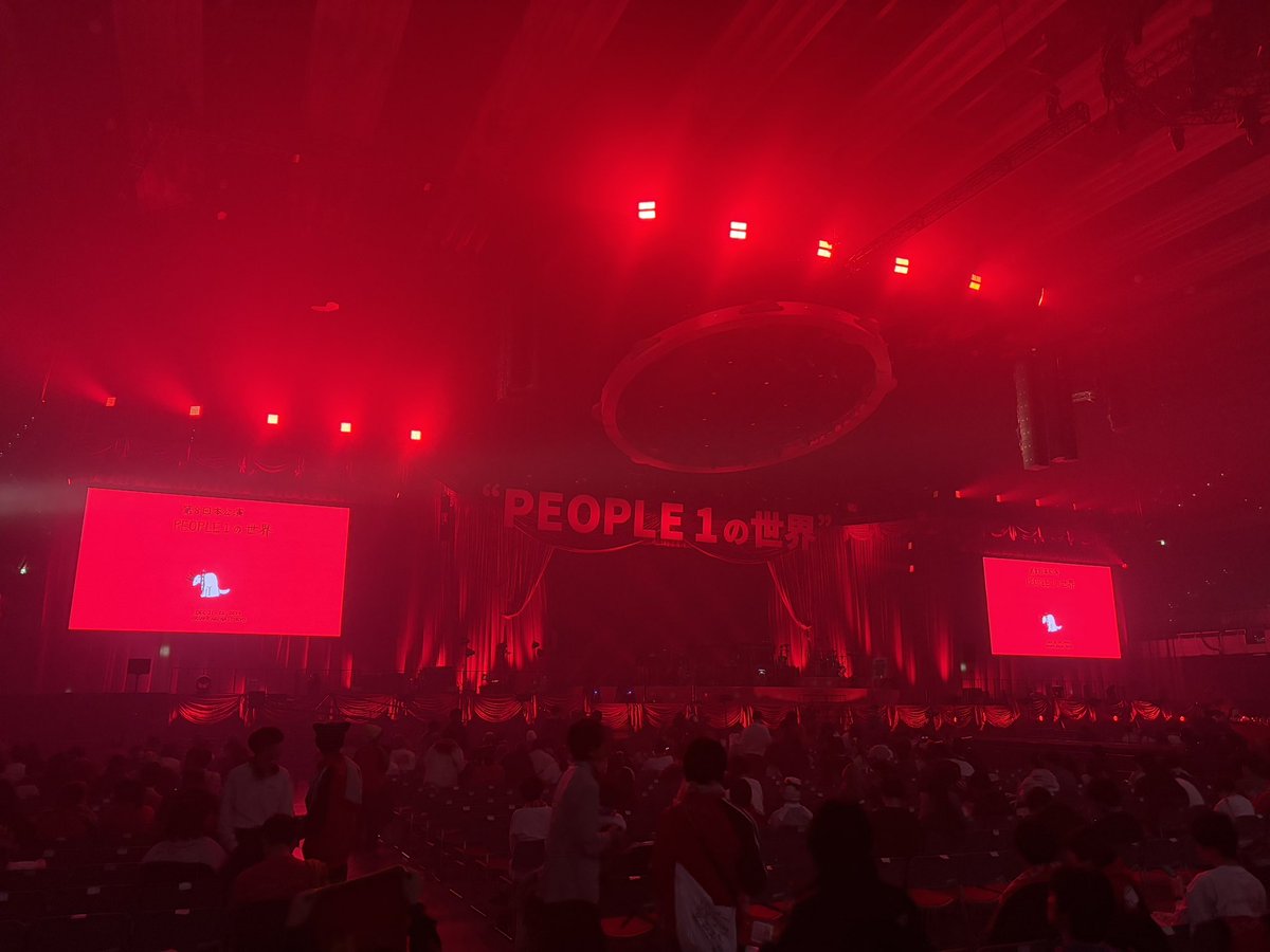 おめが tweet media