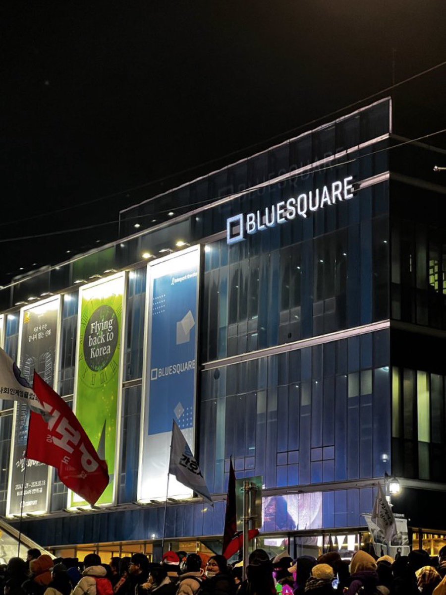 d_____yom's tweet image. 아 블퀘는 못참지 ~ 
트랙터 한남 입성 본사🚜👨🏻‍🌾👩🏻‍🌾🧑🏻‍🌾🚜