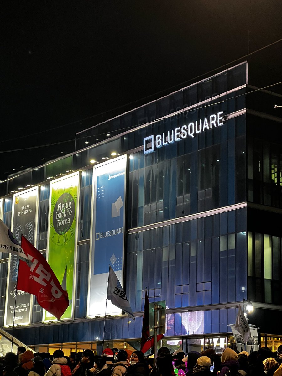 d_____yom's tweet image. 아 블퀘는 못참지 ~ 
트랙터 한남 입성 본사🚜👨🏻‍🌾👩🏻‍🌾🧑🏻‍🌾🚜