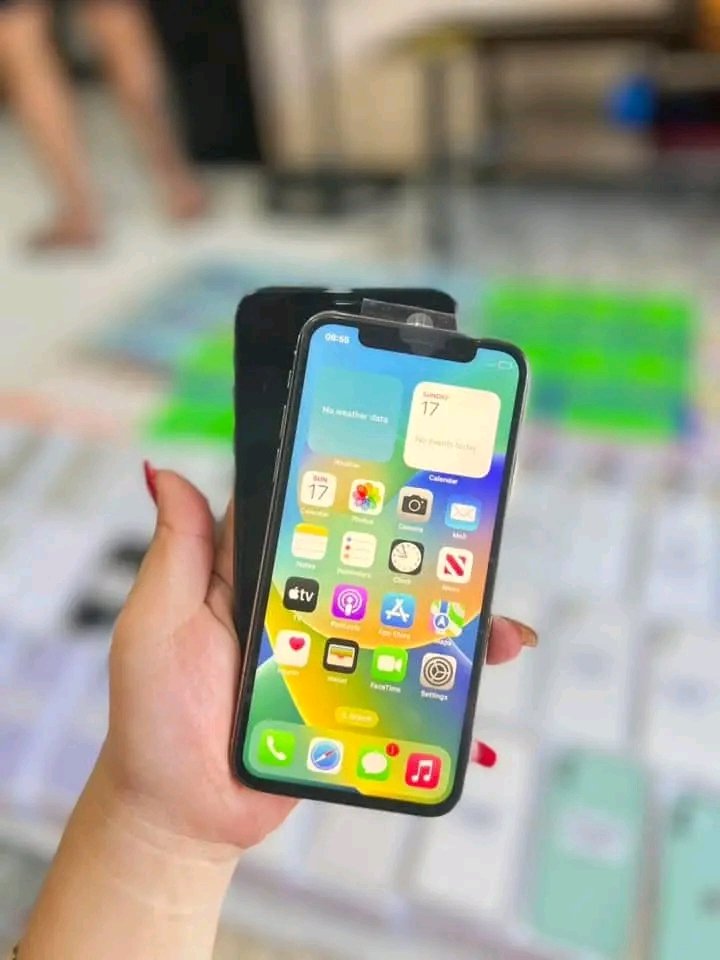 daphne_1009's tweet photo. iPhone X 256gb FU 🔥 

100% original
Complete set with box
Openline to all sim
Safe to reset anytime/NFID

₱11,500 🤩 https://t.co/kbCLfAfBHn