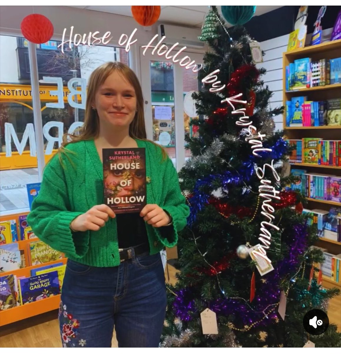DRAKE The Bookshop (@drakebookshop) on Twitter photo Day 22 of advent and Eve figured #grisly #YA #Horror was the way to go!
#HouseOfHollow by <a href="/km_sutherland/">Krystal Sutherland</a>
Happy Christmas everybody! Day 22 of advent and Eve figured #grisly #YA #Horror was the way to go!
#HouseOfHollow by <a href="/km_sutherland/">Krystal Sutherland</a>
Happy Christmas everybody!