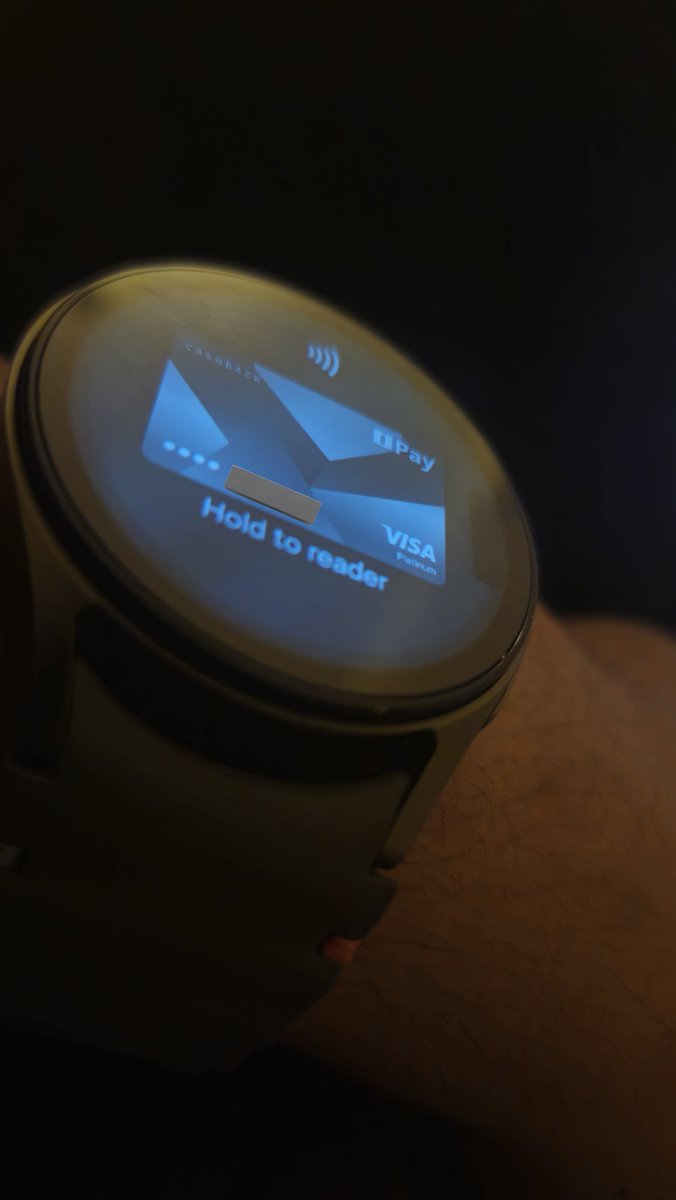 السلام عليكم اليوم بشرح لكم كيف تضيف محفظة سامسونج سامسونج باي على ساعة قالكسي واتش (ذي الطريقة للي وده يجرب الدفع بالساعه قبل الاطلاق)

** تنبيه

بس تقدر تدفع عن طريق الفيزا لو جهاز المتجر مدى فقط ما تقدر تدفع عن طريقها ** ذا شي مؤقت فقط لين اطلاق الخدمة في ساعات قالكسي

١  تنزل