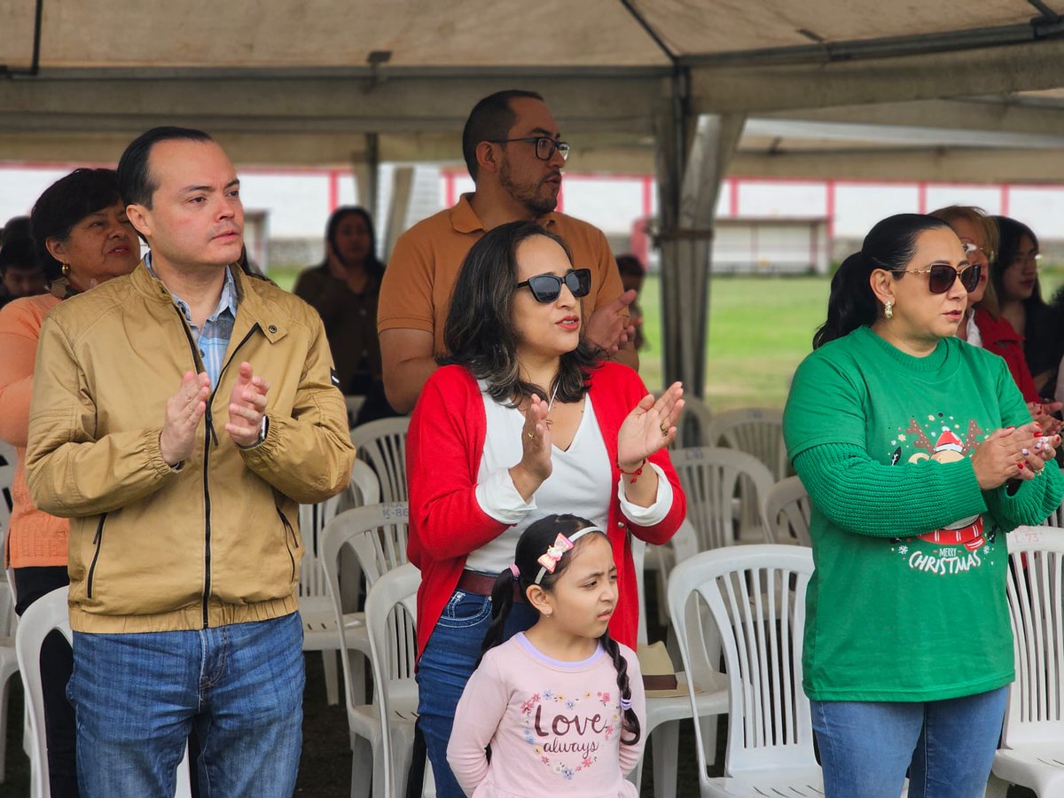 ETAPAOficial's tweet photo. La magia de la Navidad está en esos pequeños momentos que podemos disfrutar con nuestros semejantes.
La familia #ASOEPE recuerda el nacimiento del niño Jesús.
#ETAPA EP
@czamoramatute
@maveronicapolo https://t.co/gBpB6HlyZz