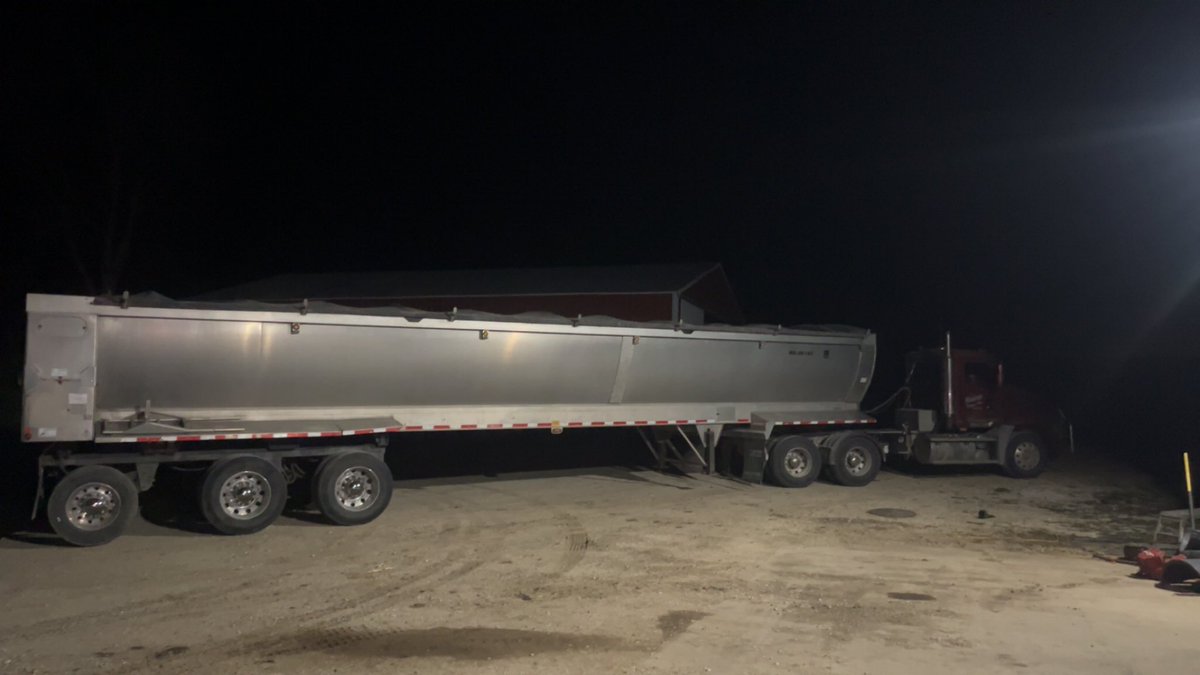 Made a little road trip Thursday night and Friday down around Sikeston, Missouri. Ready to haul lime and litter now!