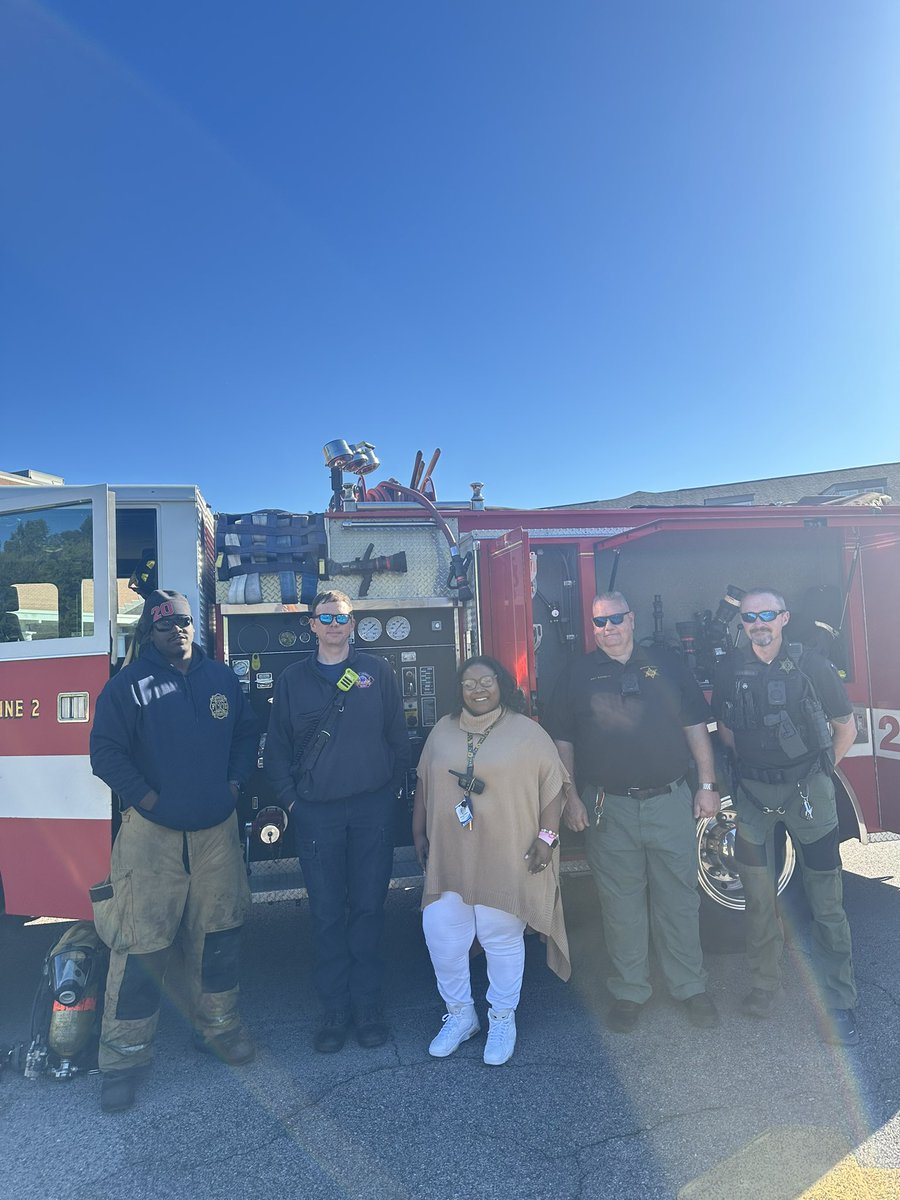 DrSHarrell's tweet photo. Safety Fair 2024 #MCS #PawsUp https://t.co/3wsgyOxGUz