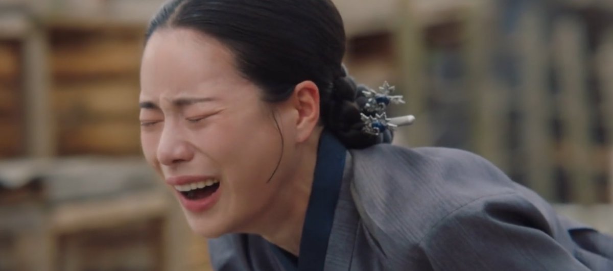 I just want the day to come when Tae-young can finally find peace and happiness. That final scene was cold. #TheTaleofLadyOk #TheTaleofLadyOkEp6 #LimJiYeon #ChooYoungwoo