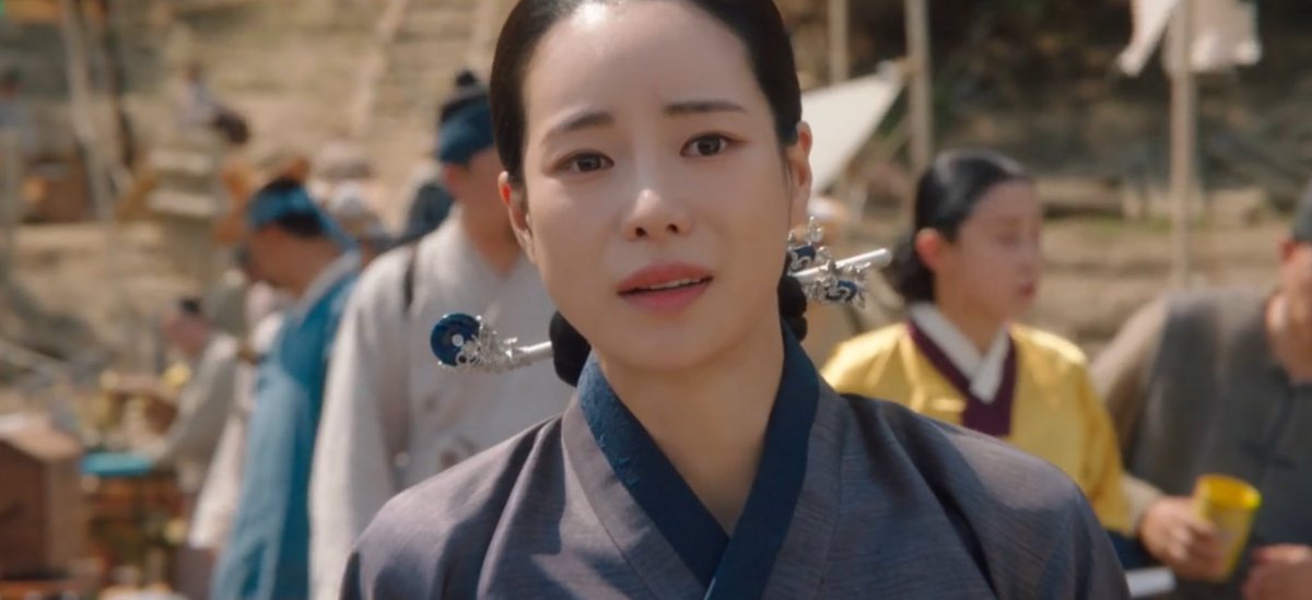kenthusiastic10's tweet photo. I just want the day to come when Tae-young can finally find peace and happiness. That final scene was cold. #TheTaleofLadyOk #TheTaleofLadyOkEp6 #LimJiYeon #ChooYoungwoo https://t.co/HgD2eXL4cD