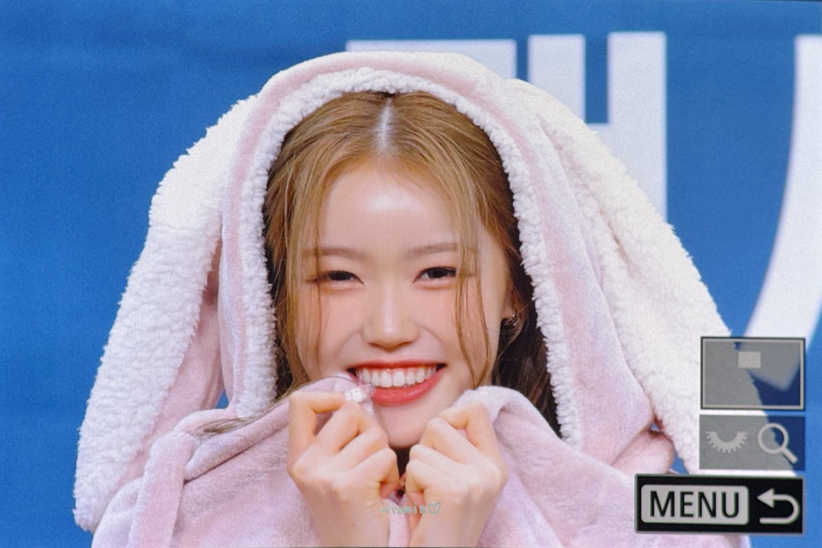 saevitamin's tweet photo. 241222 APPLE MUSIC🐇
#JEONGSAEBI #정세비 #izna #이즈나 https://t.co/L3AeE0pOvF