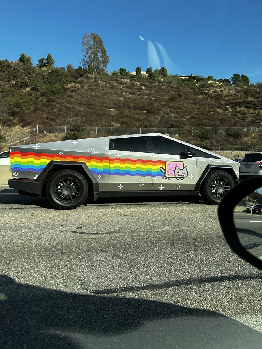 superpotsecret's tweet photo. Which one of you is this? https://t.co/KT5NoLIrYP