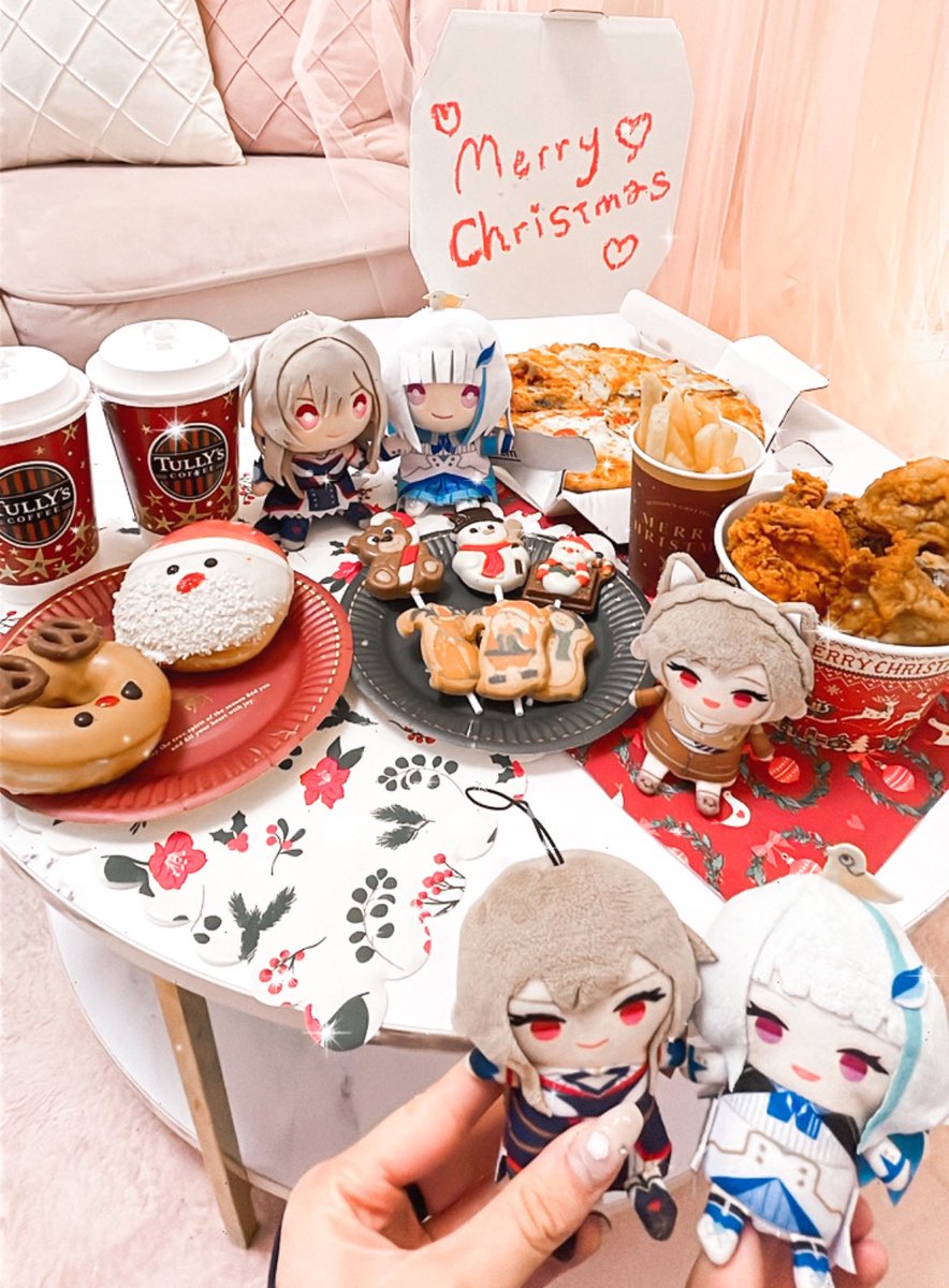 yu_soraI's tweet photo. 今年もクリスマス配信ありがとうございます！！
お2人はXmasソングで、これ聴くとクリスマス実感する、或いは絶対これは聴く！と言う曲はありますか？

(因みに先日一足早いｸﾘﾊﾟして来ました🎄✨)
 #皇女と騎士 https://t.co/UdHMhuD3Kr