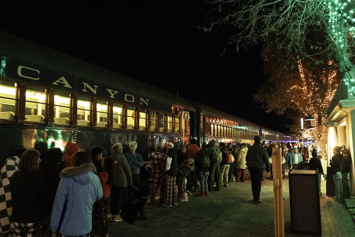 There’s only a couple more days to enjoy the Polar Express! Call 928-635-4010 and press Option 2 for same-day magic. 

#GrandCanyonRailway #XanterraTravel #GrandCanyon #GrandCanyonSouthRim #SouthRimGrandCanyon