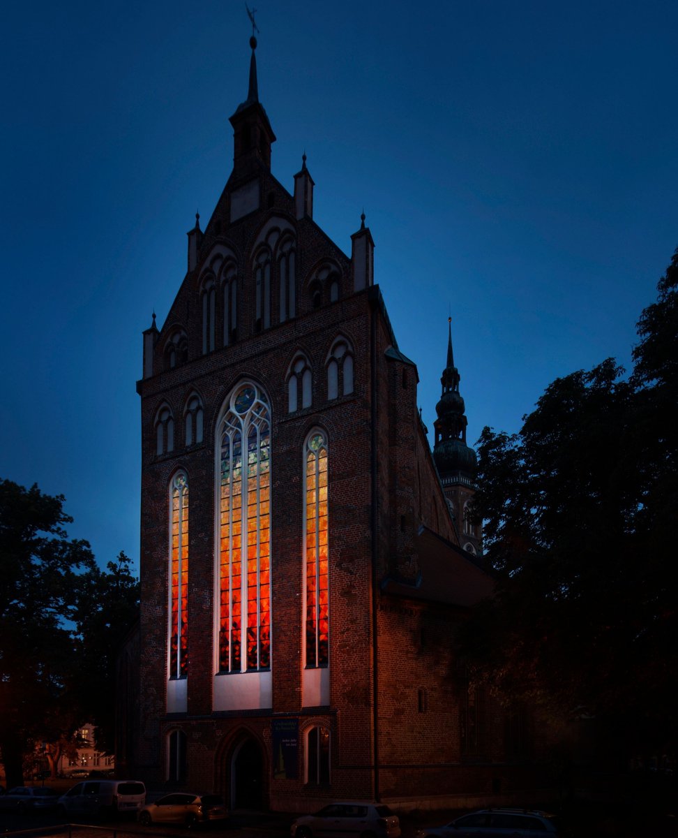 'Fenster für bewegtes Licht' (Window for Moving Light) 2024, created for St. Nicholas’s Cathedral in Greifswald, invites the ephemeral effects of the weather outside the building into the sanctum. Ph. Jens Ziehe

To find out more visit olafureliasson.net/press/Dom-Grei…