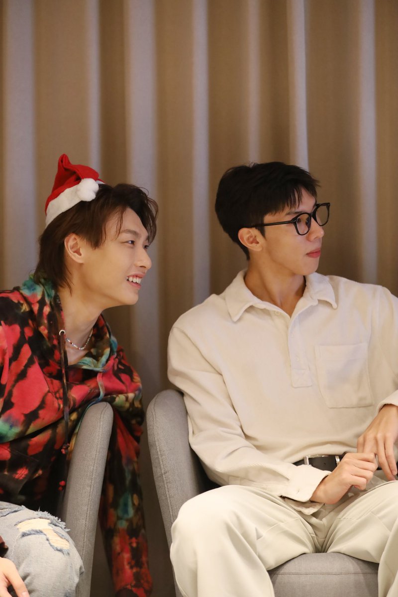 Longgun_7's tweet photo. น่ารัก สดใส ทั้งคู่เลย
#longgun
#longlee
#gunnapatn
#หล่งกัน https://t.co/gP7fqc1daM
