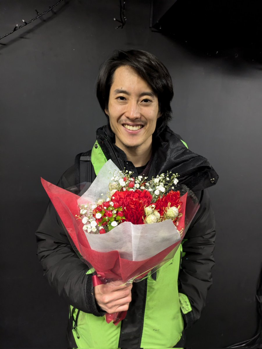 「おもち箱」
杮落とし公演。
無事に終演致しました。

感謝。
心の底から感謝の思いでいっぱいです。

バラシや片付け作業以外は今日で僕も年内仕事納めなので、色んな思いを。。