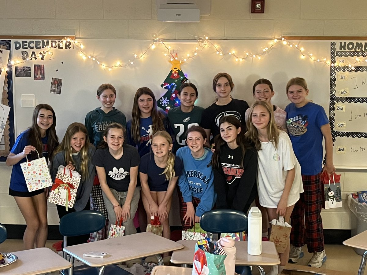 Happy Holidays from <a href="/FugettMS/">Fugett Middle School</a> Girls Basketball! 🏀🎄🎅🏻🎁