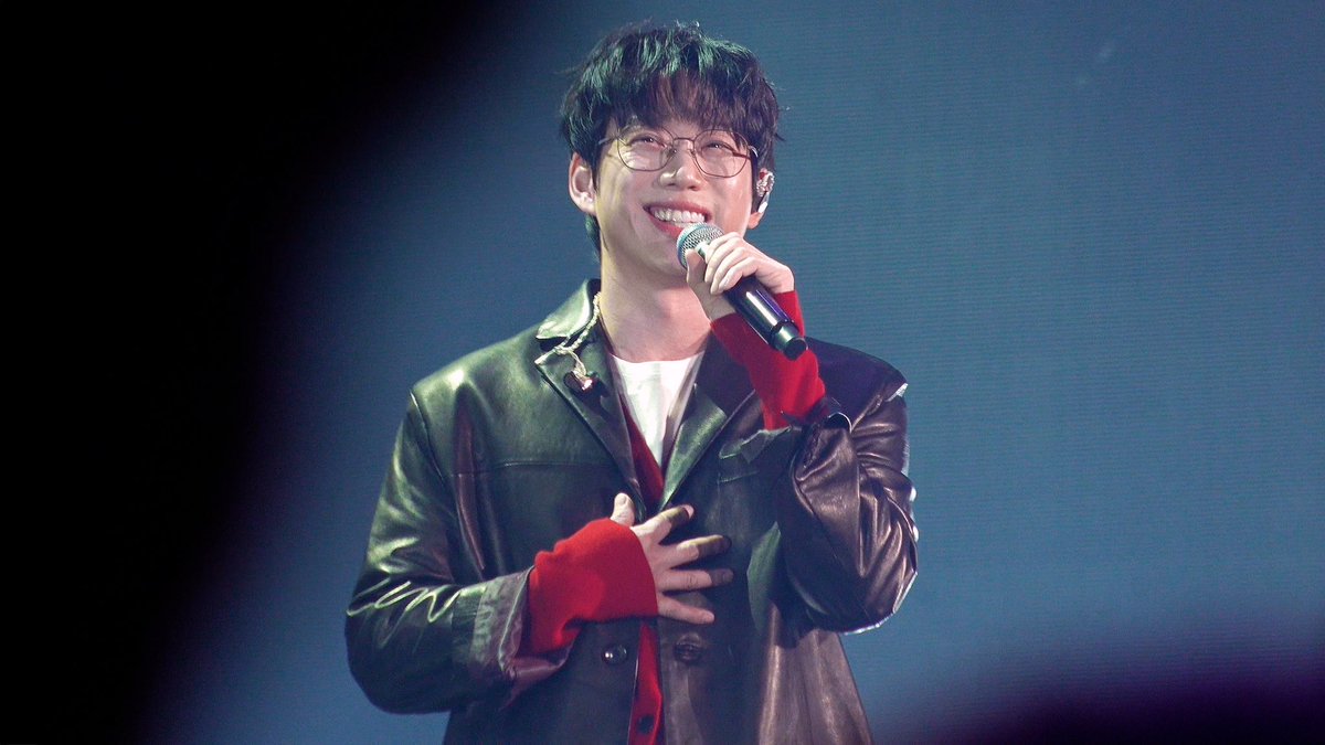 시야가 ezr나서 영상 찍기 너무 힘들었다..
그치만 오디션 나온 십센치 안찍을 수가 없었어요

#10CM #십센치