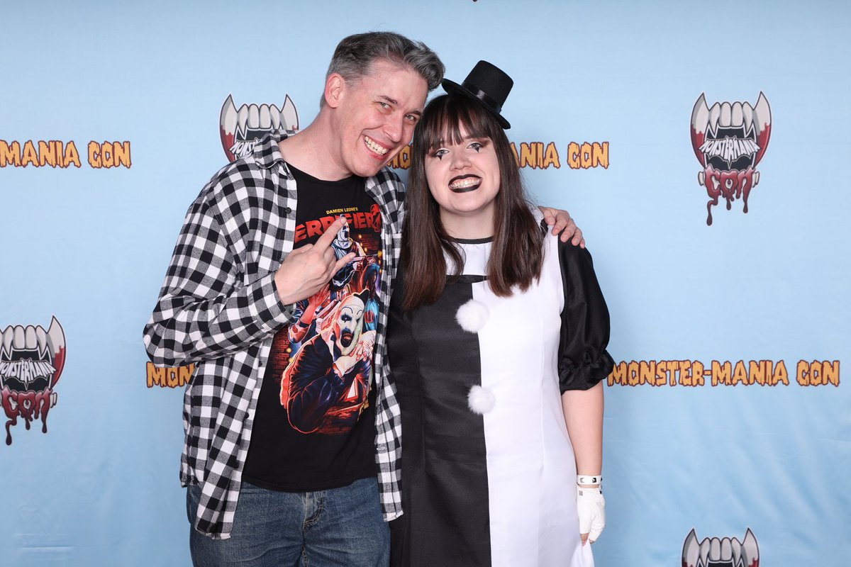 Victoria💕⁷ (@victoria__bts) on Twitter photo I went to my very first Monster Mania comic con this year at the Expo Center in Oaks PA and had an amazing time meeting the Terrifier Cast! <a href="/MonsterManiaCon/">MONSTER-MANIA CON</a> please have them come back! I hope Lauren Lavera can come this upcoming year too! #Terrifier I went to my very first Monster Mania comic con this year at the Expo Center in Oaks PA and had an amazing time meeting the Terrifier Cast! <a href="/MonsterManiaCon/">MONSTER-MANIA CON</a> please have them come back! I hope Lauren Lavera can come this upcoming year too! #Terrifier