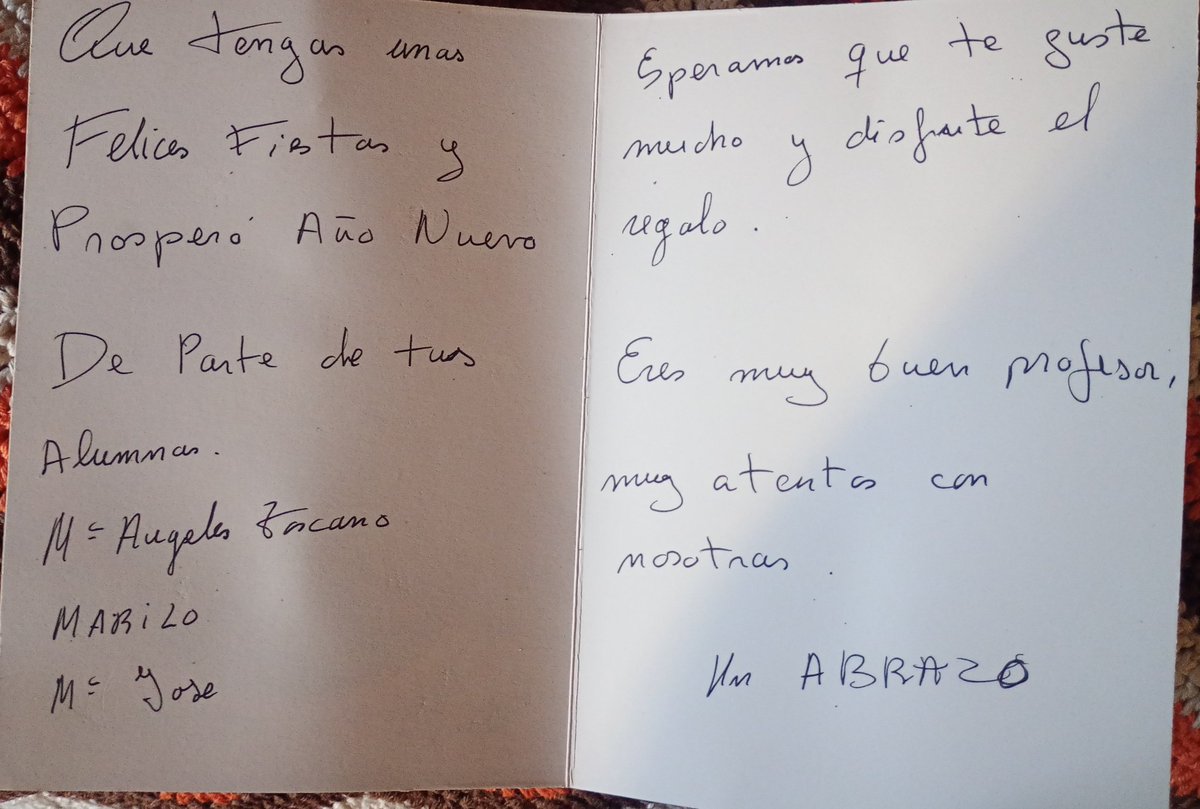 salva5_art's tweet photo. No hay mejor manera de acabar un trimestre en @AAVVvictoriana  primero con mi nueva obra que representa el ayer y hoy de la sede presentada el pasado viernes 20 y también agradecer las muestras de cariño de mis alumn@s de taller de pintura al óleo. https://t.co/22PV4BKnk2