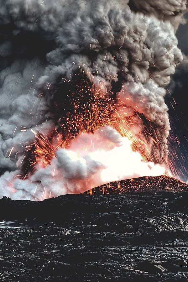 BlueOcean3276's tweet image. Underwater wave and lava ☄️ 
#Naturepower 
#Magdeburg