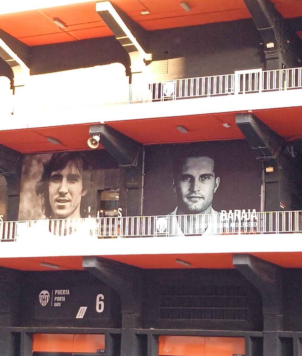 garbellar's tweet image. Por mí, podéis descolgar estas dos lonas de Mestalla ya

#vendidos