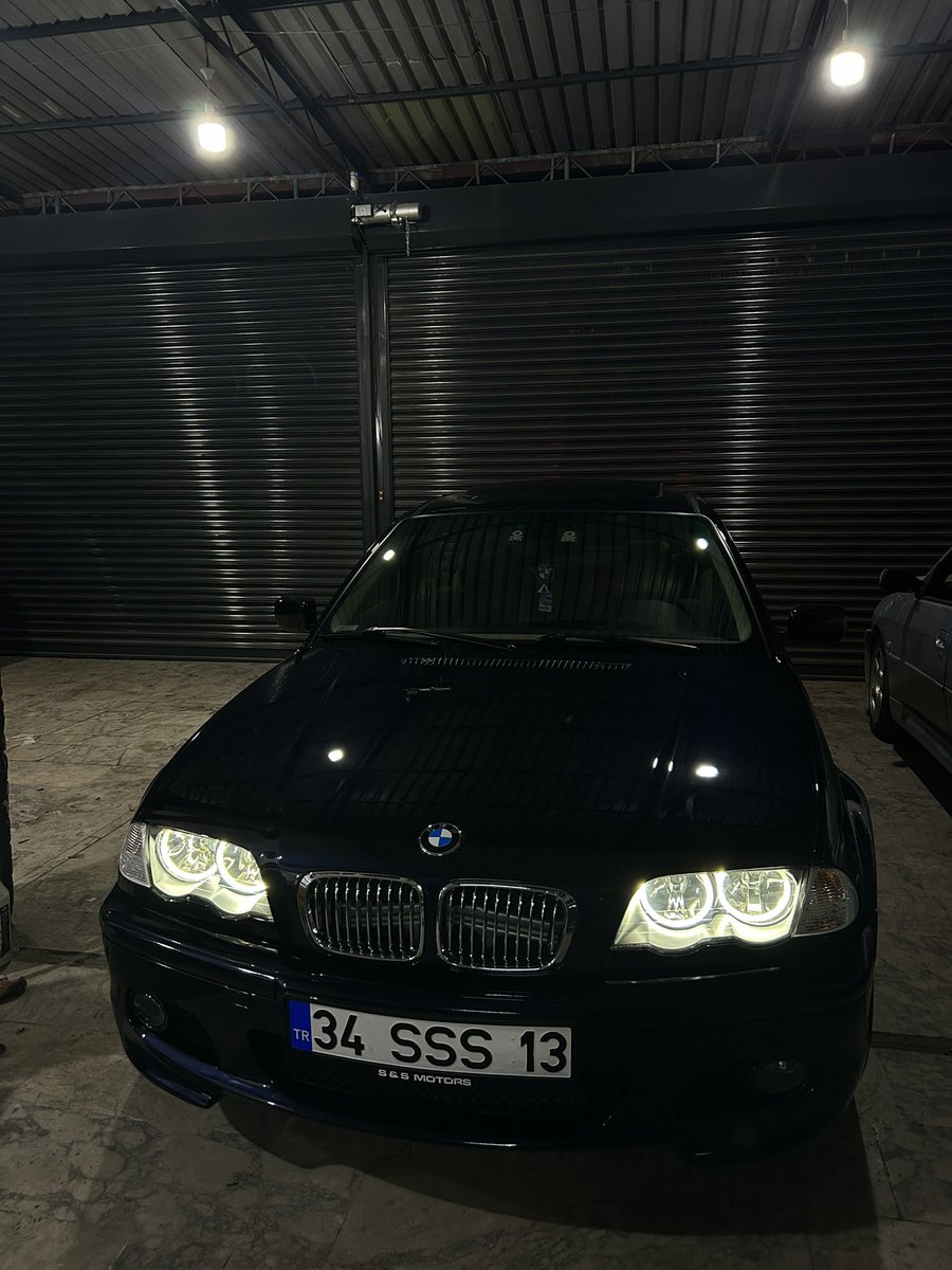 Seviyorum ulan orospuda olsan eskort da olsan bütün İzmit sanayi üzerinden geçse bile seni seviyorum ela