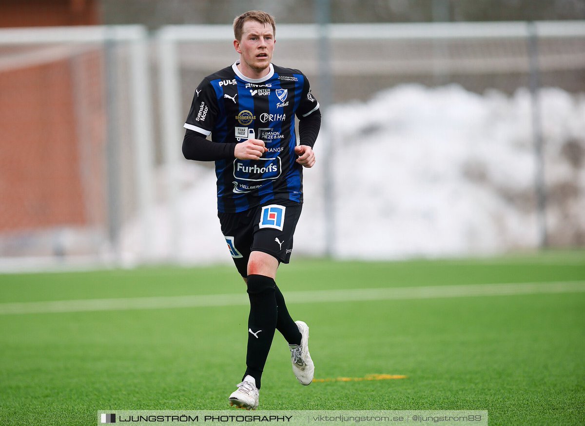 ✅| Jacob Sundelius stannar i IFK

Den 27-årige försvararen har skrivit på ett nytt kontrakt med IFK.

”Det känns häftigt att ha varit med hela vägen från fyran till ettan”

Läs mer på ifkskovde.com 

#ifkskövde🔵⚪