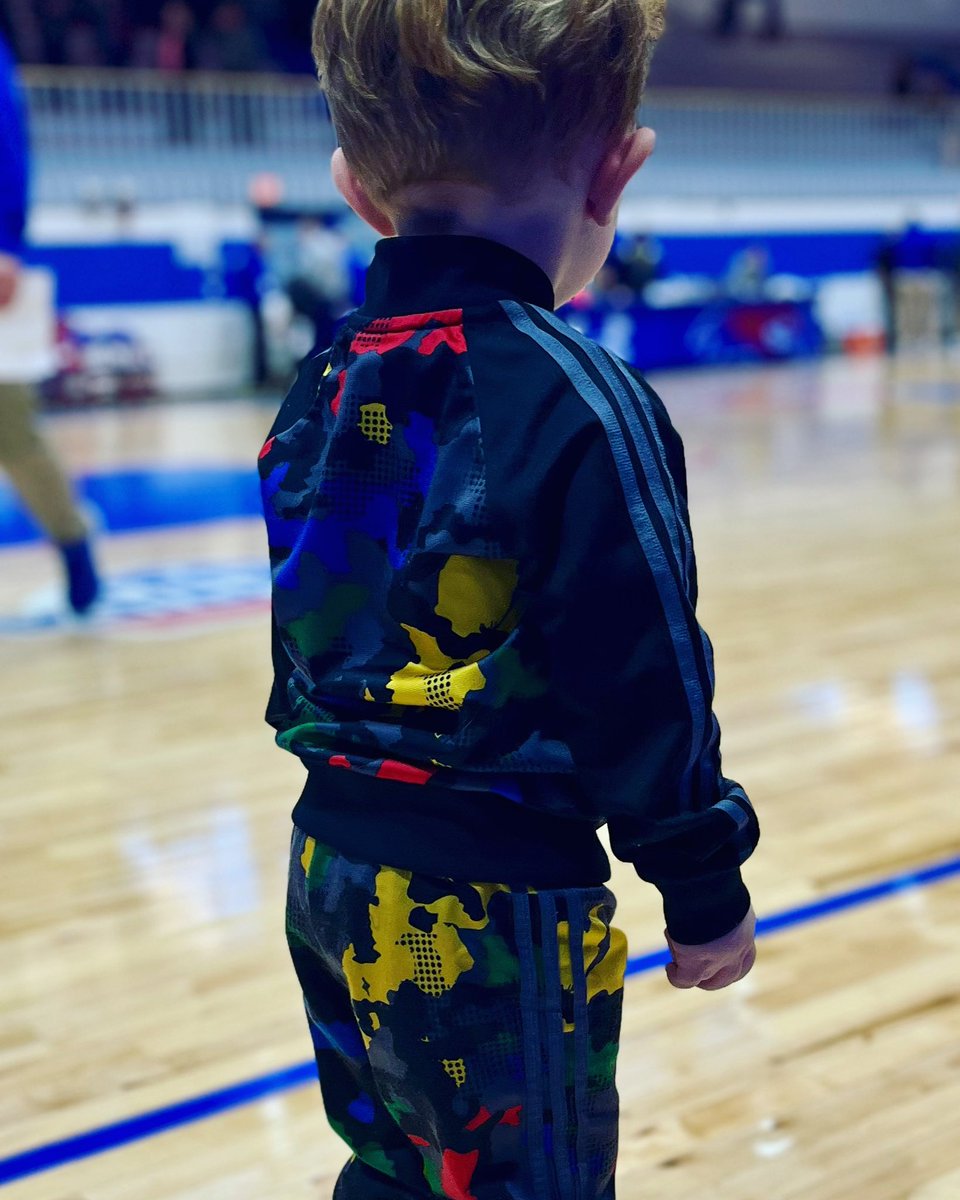 GignacForLowell's tweet photo. G$ had a great time cheering on @UMLBasketball #GoRiverhawks https://t.co/uZgwZBiWSz