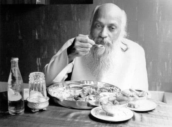 KrisBhattarai's tweet photo. Says #Osho - Food is right if it is non-gravitational. If you can feel non-physical in it, it is good. Really, the body is felt only when it is heavy; when you have the feeling of heaviness inside, only then you feel the body…⬇️
#RightFood
#ConsciousLiving https://t.co/3zGoKE5zGq