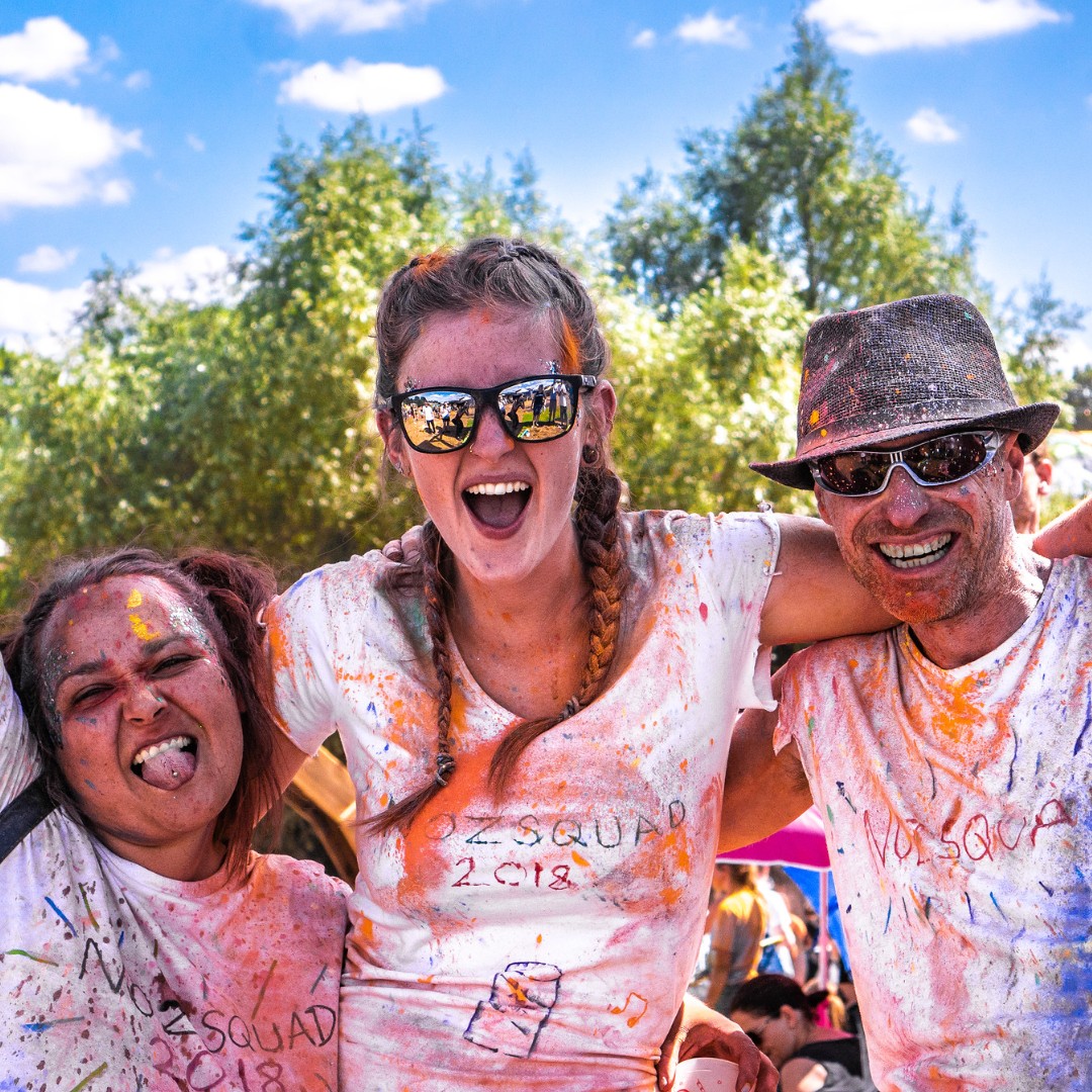 Ain't no better way to spend a Sunday than with a paint fight at Nozstock! ❤️ 💚 🧡 💛 

📸 Charlie Rimmer, Alex Avery