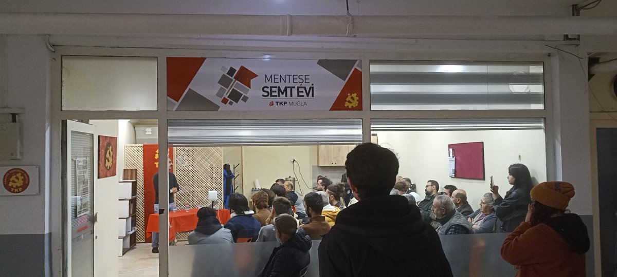 TKP Menteşe Semt Evi açıldı.

"Bu ülkeyi kaybetmeyeceğiz, kazanacağız." başlığı ile yaptığımız açılış toplantımızda parti üyelerimiz ve dostlarımız aramızdaydı.

Türkiye Komünist Gençliğinin "Bu Yol Yalnız Yürünmez." kampanyası ile örgütlenme çağrımızı yineledik.