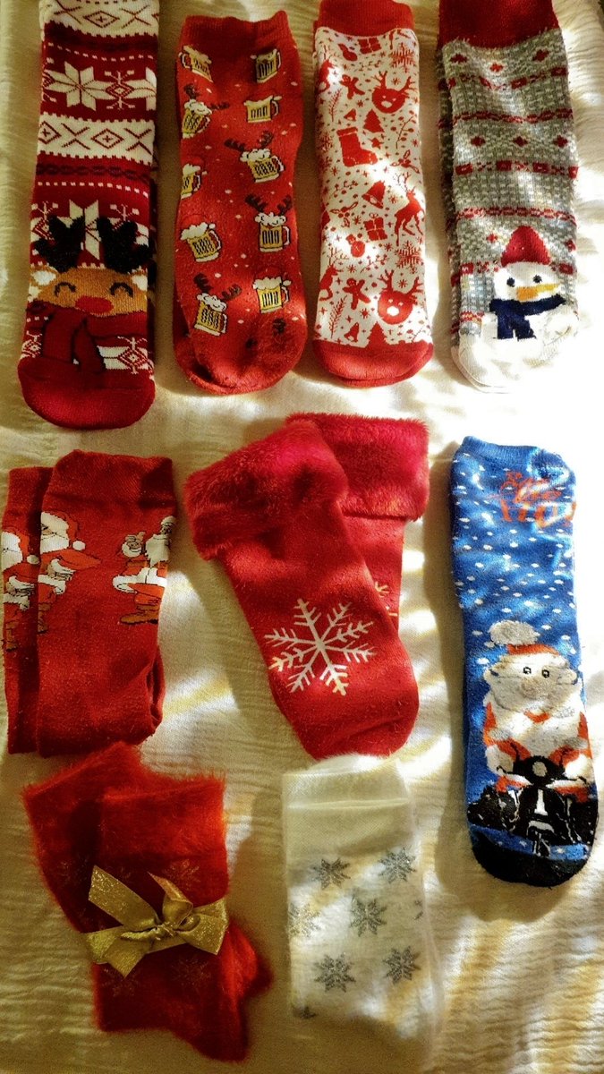 Yılbaşı ağacım olmayabilir ama yılbaşı çoraplarım var 😜🥰☃️💋