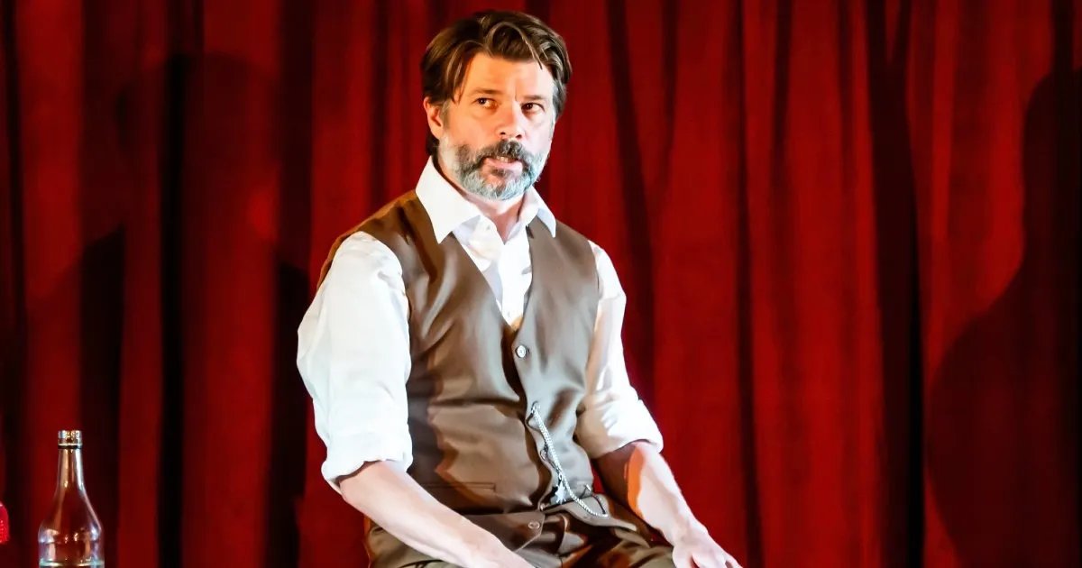 @LondonTheatre1 🦄 (@londontheatre1) on Twitter photo St Nicholas - <a href="/OmnibusTheatre/">Omnibus Theatre</a>
"... there’s much food for thought in this gloriously poetic, bittersweet and perceptive story."
<a href="/comaweng/">Chris Omaweng</a> londontheatre1.com/reviews/st-nic… St Nicholas - <a href="/OmnibusTheatre/">Omnibus Theatre</a>
"... there’s much food for thought in this gloriously poetic, bittersweet and perceptive story."
<a href="/comaweng/">Chris Omaweng</a> londontheatre1.com/reviews/st-nic…