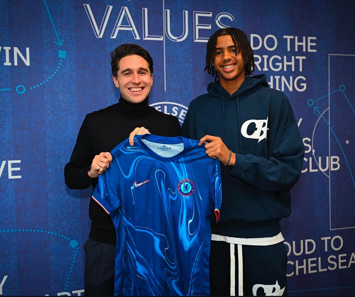 Football Agents (@_footballagents) on Twitter photo 🔵 English football agent Luca Hodges-Ramon, from CMG Sports, alongside Olutayo Subuloye after finalizing the signing of his first professional contract with Chelsea. ✅🏴
📸 <a href="/LH_Ramon25/">Luca Hodges-Ramon</a> 🔵 English football agent Luca Hodges-Ramon, from CMG Sports, alongside Olutayo Subuloye after finalizing the signing of his first professional contract with Chelsea. ✅🏴
📸 <a href="/LH_Ramon25/">Luca Hodges-Ramon</a>