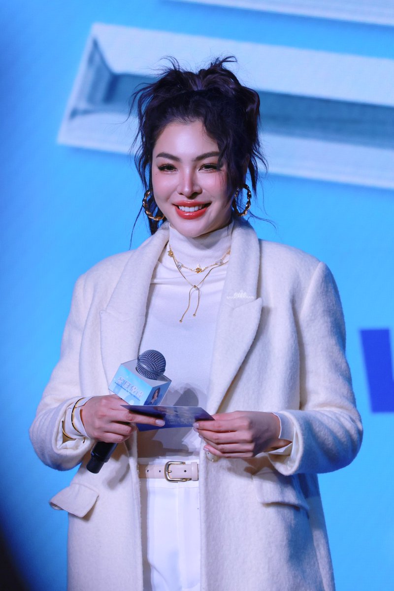 elenaaa_oin's tweet photo. Love Poem in the Winter ❄️ 

(Do not edit/crop, except @malisorn00 ）

#FayePeraya https://t.co/qhSdzS8fC2