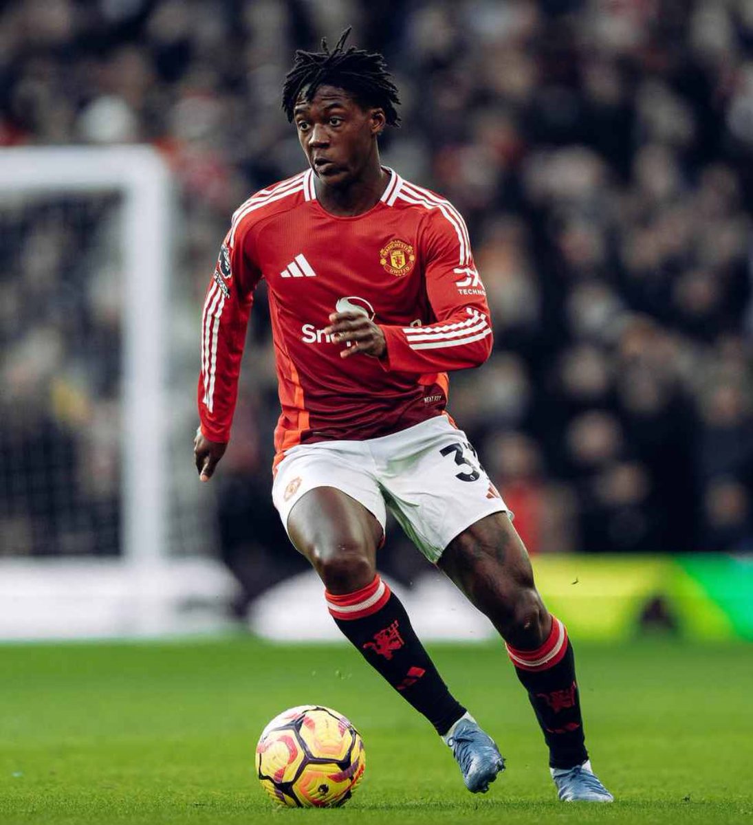 StatmanDave's tweet photo. Kobbie Mainoo completed 4 take-ons against Bournemouth, twice as many as any other player on the pitch.

Kept trying to make things happen in and around the box. 👏 https://t.co/FjkqdNHOGJ