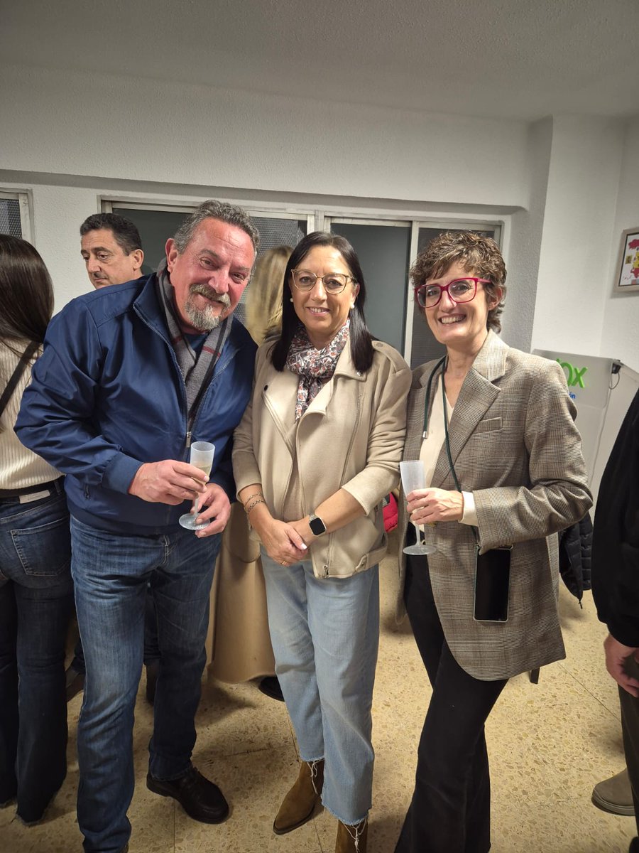 Carolvilartw's tweet photo. FELIZ NAVIDAD ❤️ a todos los castellonenses🫂
#SoloQuedaVox
#Moncofar
#Moncofa
#VoxMoncofar https://t.co/Tc8VyeWY9m