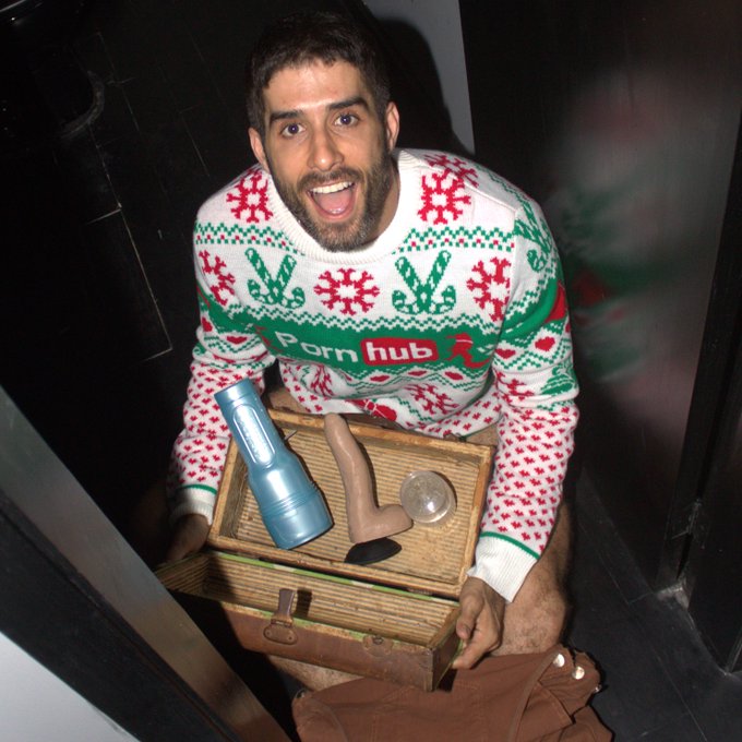 Santa's got something for all his little ho-ho-hos  US/Europe/Canada/Australia:    https://t.co/pfmGrwDYTK<a href="/tag/public"class="tags"><span>#public</span></a><a href="/tag/gayporn"class="tags"><span>#gayporn</span></a><a href="/tag/onlyfans"class="tags"><span>#onlyfans</span></a>