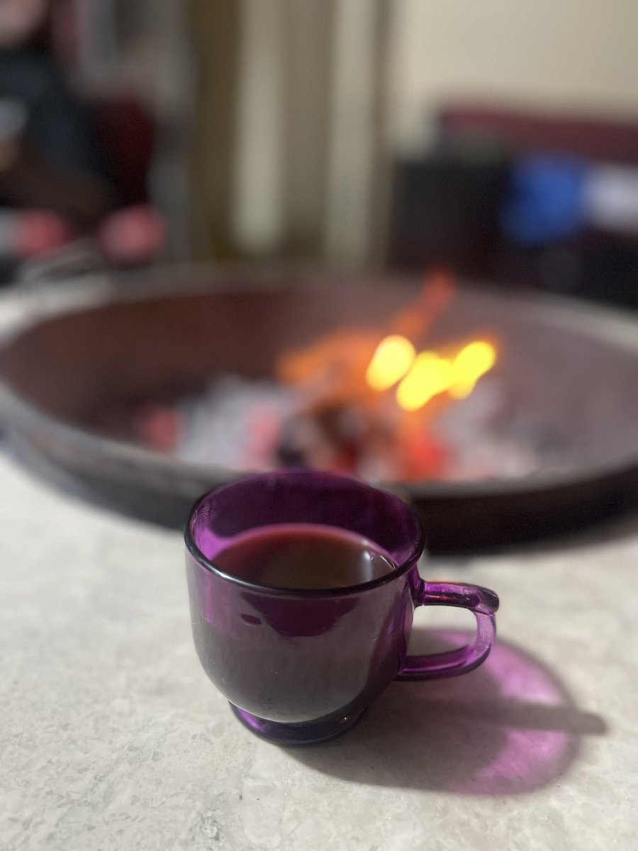 لا ينتهي شغفي بكِ أجدُكِ في روُحي كأنمّا لا شيء بي إلا أنت.