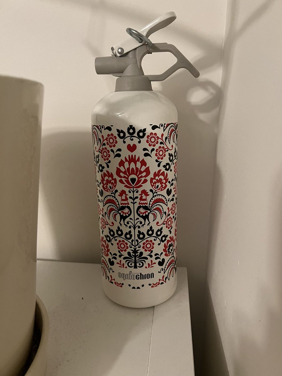 wolski_jaros's tweet photo. Żeby nie być gołosłownym: gaśnice Grześ, Gienia i Grażynka no i Ula urządzenie gaśnicze ;) są jeszcze piwniczaki. https://t.co/hiROvB1Zvn