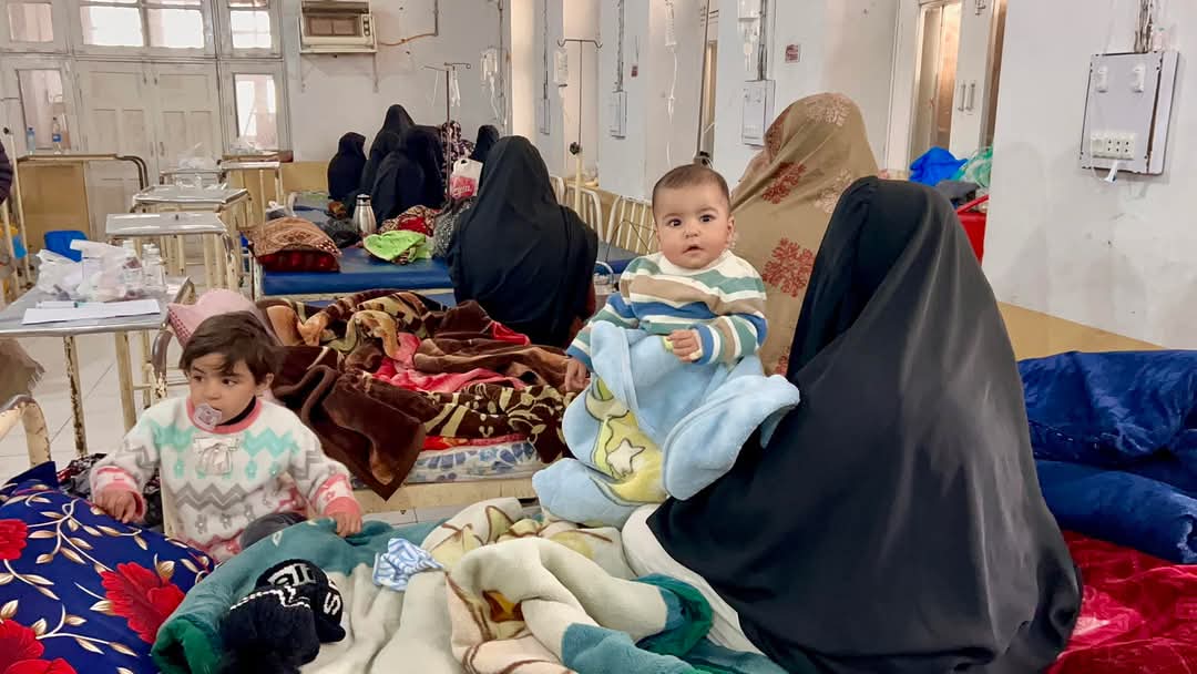 SyedJavedFakhri's tweet photo. Saad Edhi said that while the Edhi Foundation would continue to provide its services in the #Parachinar , the problems in the city were not solvable via an air ambulance “The government should open the routes by tonight so that normalcy can be brought back to the area,
Parachinar https://t.co/jRoGwypIGV