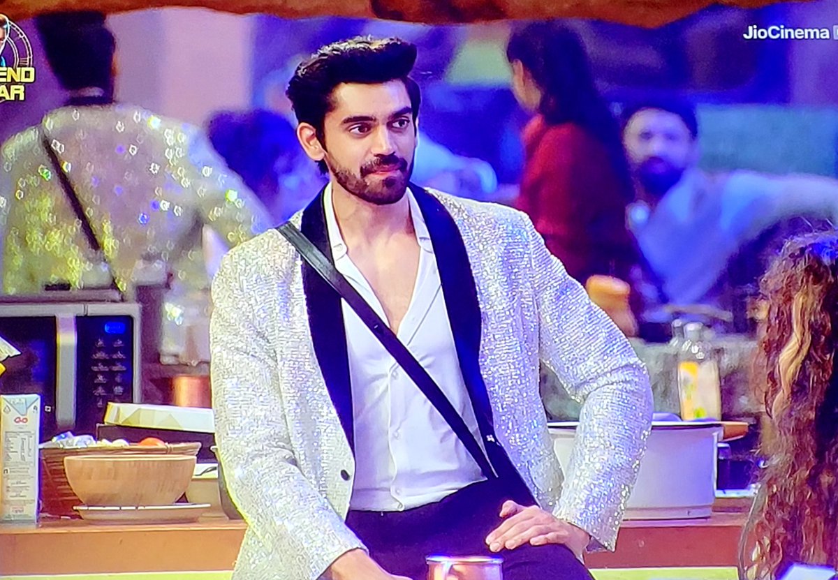 IamRealNick_'s tweet photo. #SalmanKhan positive reactions toward Avinash Mishra definitely highlight his charm and sensible opinions

It’s moments like these that make him stand out as a favorite among both the host and the audience

Salman sir also expose shilpa fake narrative

#AvinashMishra #BiggBoss18 https://t.co/vUIp9CGVNZ