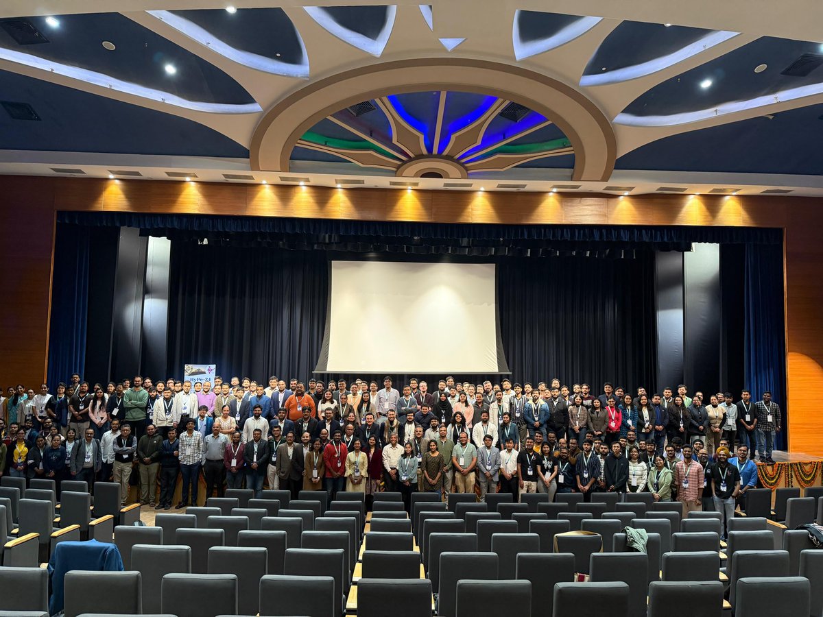 Sudipta Seth (@sudiptaseth5) on Twitter photo It has been a nice reunion of <a href="/HydUniv/">Univ of Hyderabad</a> crew during perovskite India conference HyPe2024 It has been a nice reunion of <a href="/HydUniv/">Univ of Hyderabad</a> crew during perovskite India conference HyPe2024