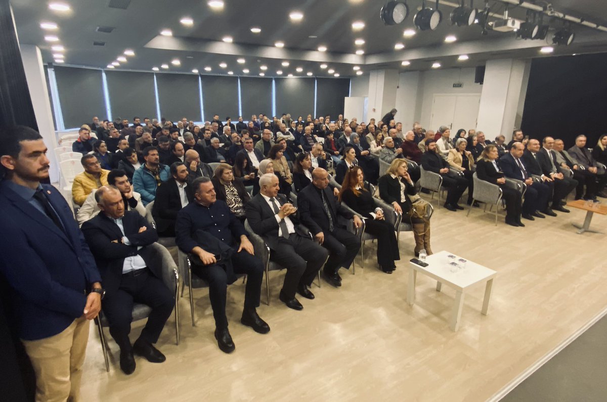 📍İzmir

Cumhuriyet ve demokrasi değerlerinin kalesi güzel #İzmir’de yürekleri Türkiye sevgisiyle atan kıymetli vatandaşlarımızla bir araya geldik. İzmir’de daha önce gerçekleştirdiğimiz ilk toplantımıza katılamayan vatandaşlarımızın yer aldığı bu programda, ülkemizin içinde